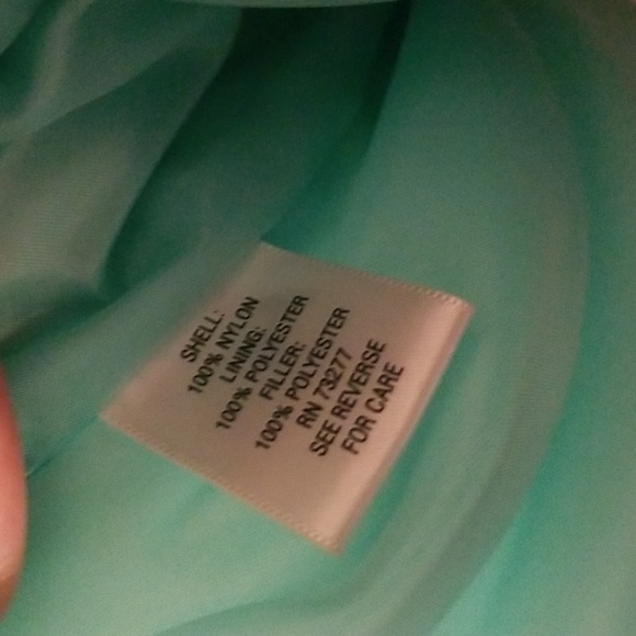 Tek Gear Aqua Puffer Vest Size Medium: B - Picture 3 of 5